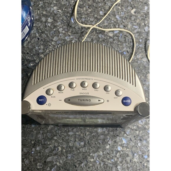 Sangean RCR-3 AM/FM Atomic Digital/Analog Clock Radio - White - Picture 5 of 8